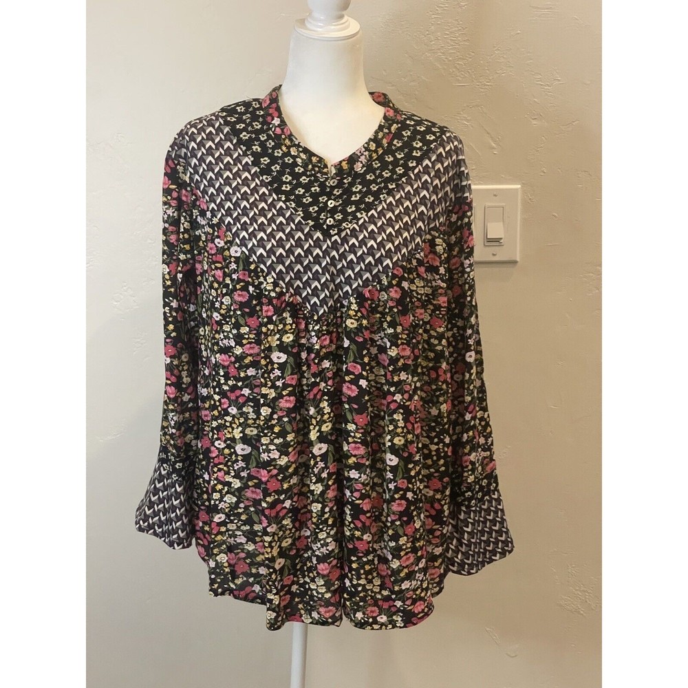 Umgee Tunic Top With Bell Sleeves Size Large AT1487